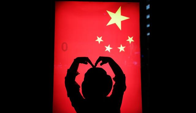 三天两头吩咐同事帮忙，同事发火不是很正常吗，为啥有的人三天两头找人帮忙，还要警告同事不要跟他发火？游戏画面