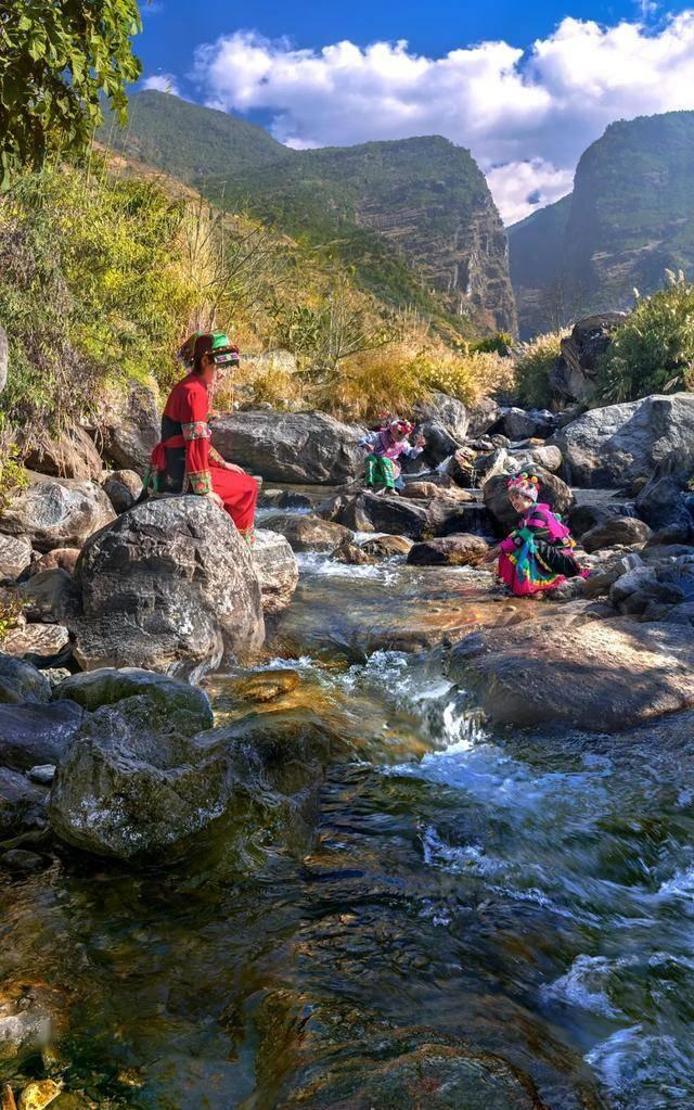 记者：三场比赛一球没进，但凡多带个前锋还多一点进球机会