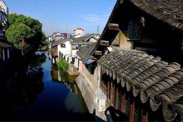 纷纷簇拥而至是病句吗？游戏画面